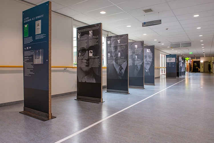 De opstelling van de tien panelen in het Amstelland Ziekenhuis