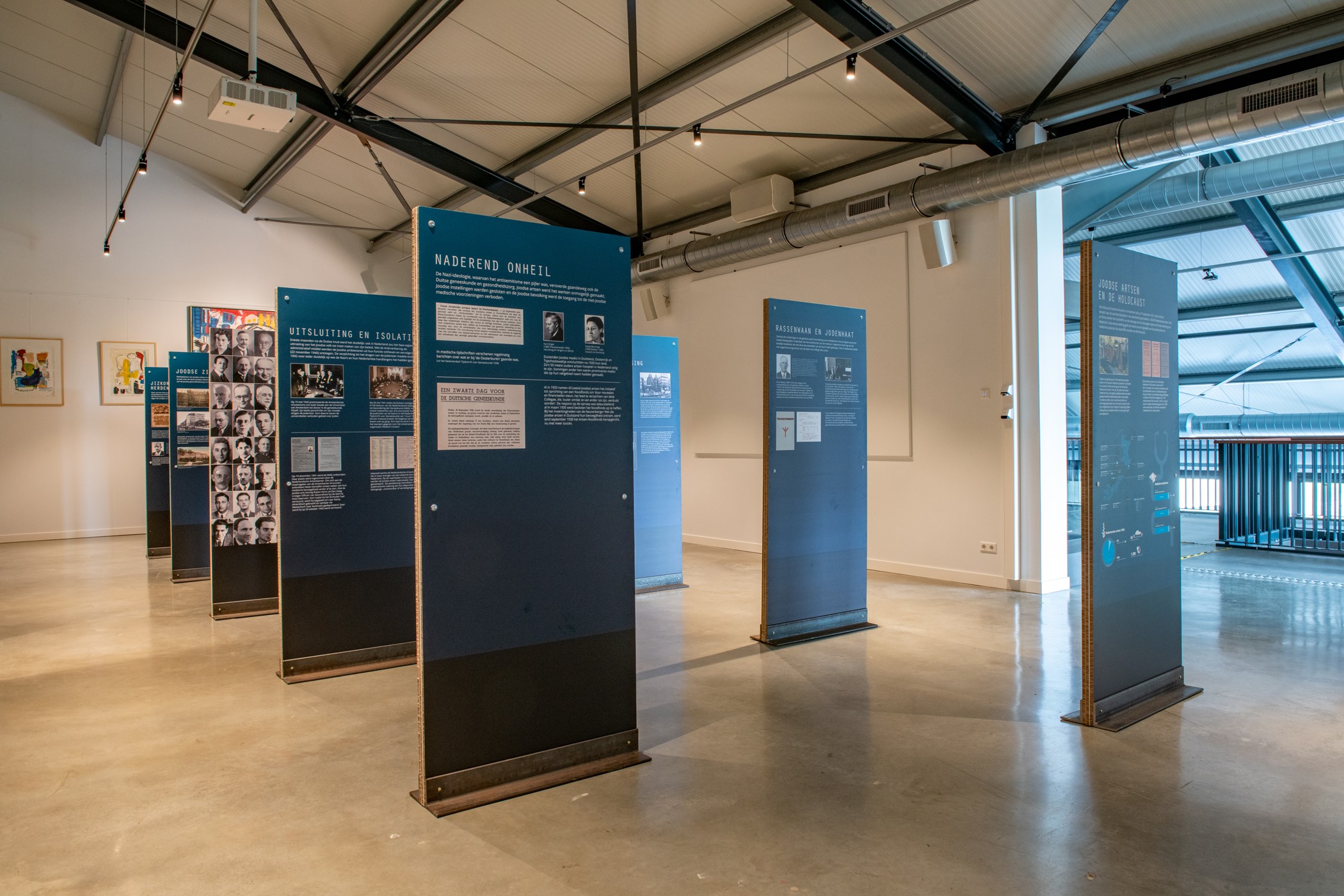 De tien panelen bij Bevrijdingsmuseum Zeeland. Foto: Ronald Meekel